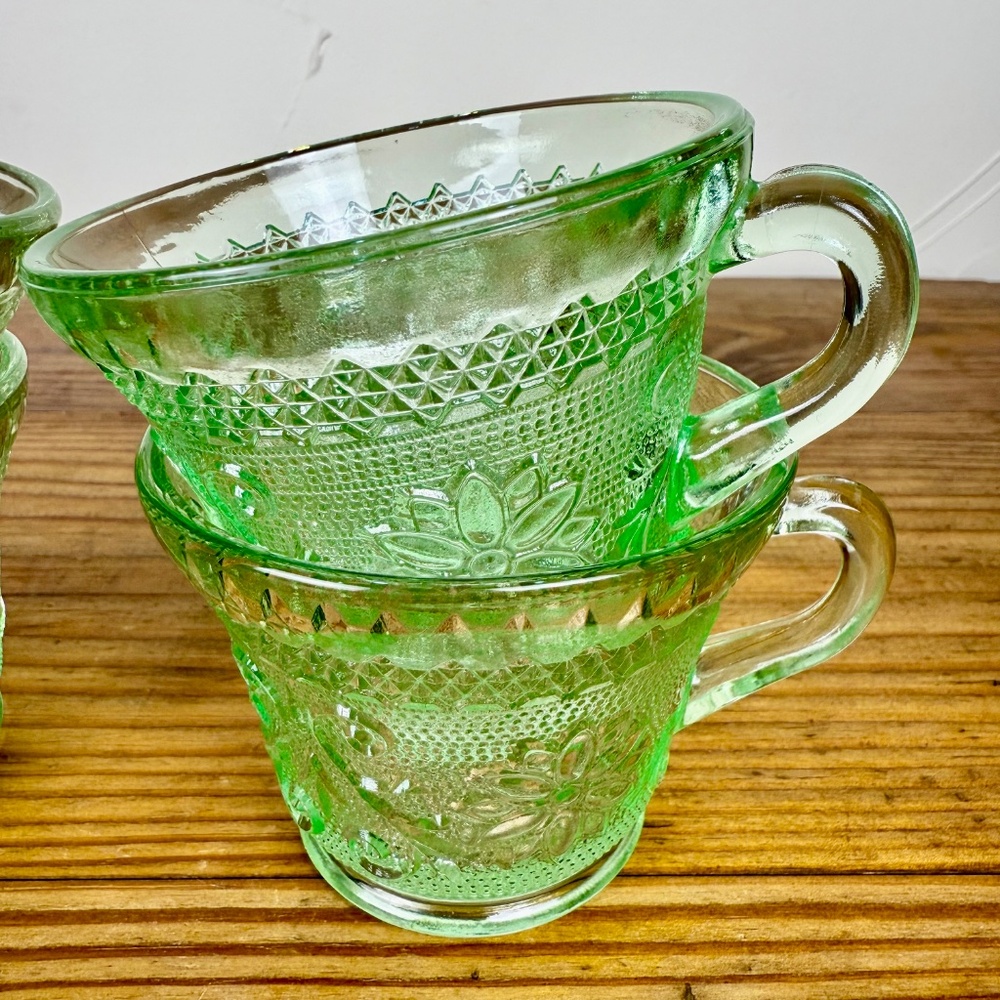 Vintage Indiana Glass Green Depression Cups | Sandwich Pattern | Set of 4 - Picture 15 of 16